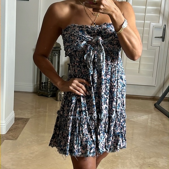 Vici Dresses & Skirts - 💕Cute strapless dress 💕